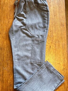 Jannuu Women’s Cargo Scrub Pants